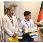 প্রধানমন্ত্রীর সঙ্গে সাক্ষাৎ করল মাইলস্টোন ট্র্যাজেডিতে বোন হারানো তাহসিন, উপহার পেল বাস্কেটবল ও ড্রোনসেট