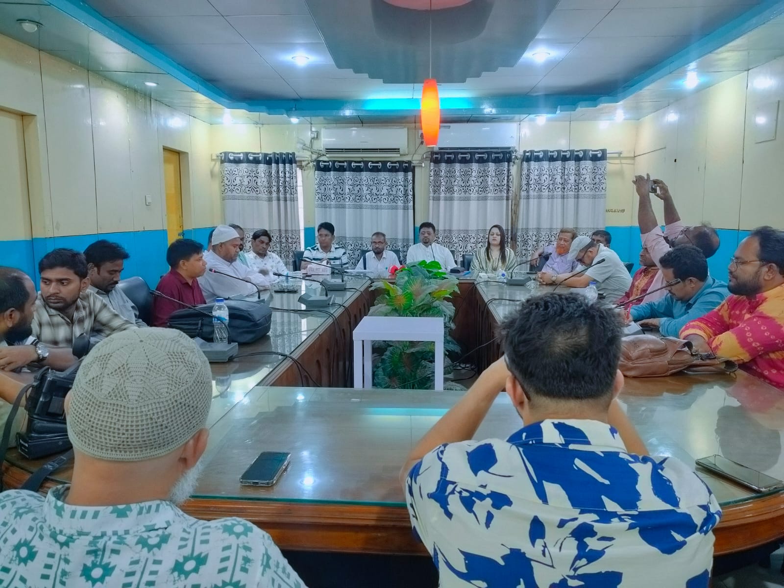জাতীয় সাংবাদিক সংস্থার জরুরি সভা অনুষ্ঠিত, নতুন মহাসচিব ঈশিতা হাসান