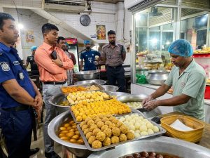 বাঞ্ছারামপুরে ৫ মিষ্টান্ন ভান্ডার-কে ৫০ হাজার টাকা জরিমানা