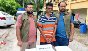 মুরাদনগরে বোন ও ভাতিজাকে কুপিয়ে হত্যার ঘটনায় মূল আসামি মোস্তাক গ্রেপ্তার