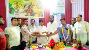 রূপসদীতে ছয় পূজামণ্ডপে ৬০ হাজার টাকা উপহার দিলেন মুসা হায়দার