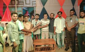 ফরদাবাদে-ইঞ্জিনিয়ার কাজী দবির উদ্দিনের নির্দেশে পূজামণ্ডপ পরিদর্শন ও উপহার প্রদান